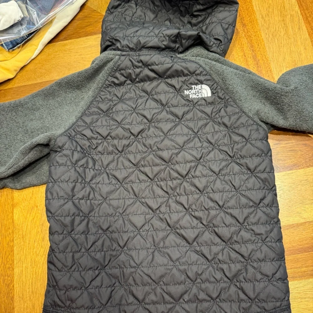 The North Face Kids Black Quilted Puffer Jacket 4T